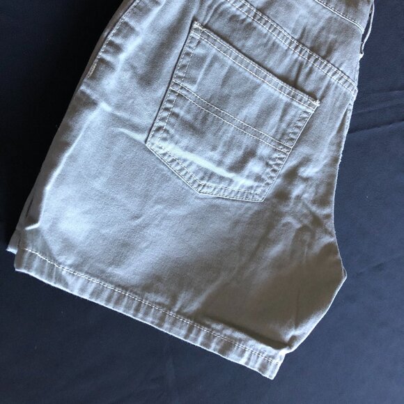Ralph Lauren Khaki Shorts: Size 4 - Picture 12 of 12